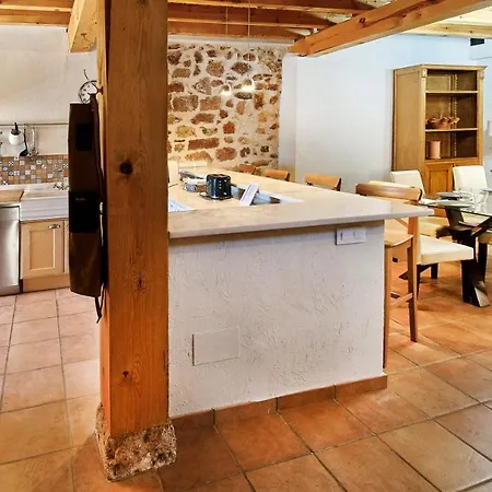 Hestia Vut * Ayllón