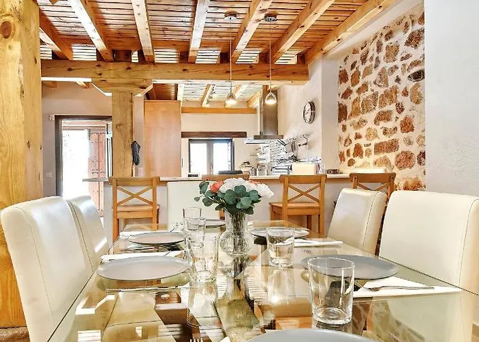 Hestia Vut * Ayllón