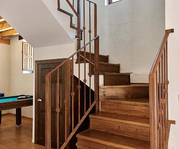 Hestia Vut * Ayllón