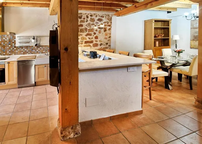 Hestia Vut * Ayllón